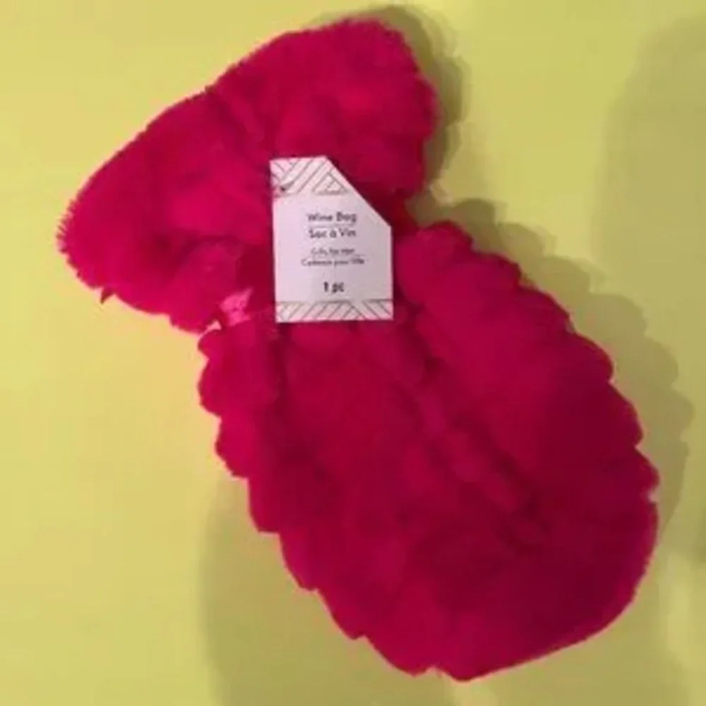 Wine Bag - Faux Fur - Super Soft -‎ Hot Pink (nwt / party supplies /x)